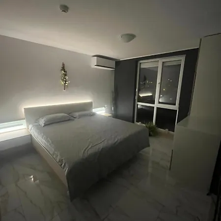 Apartmán Modern Penthouse With Full Sea View K&r