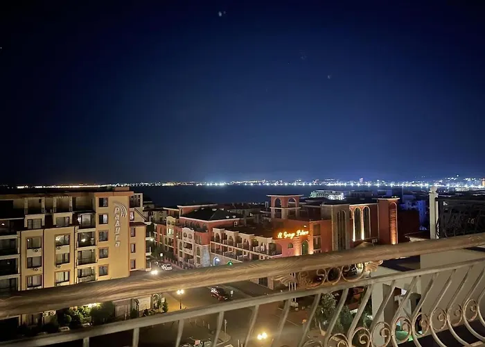 Modern Penthouse With Full Sea View K&r Апартамент *