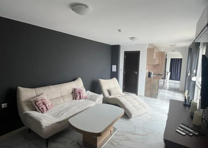 Modern Penthouse With Full Sea View K&r *