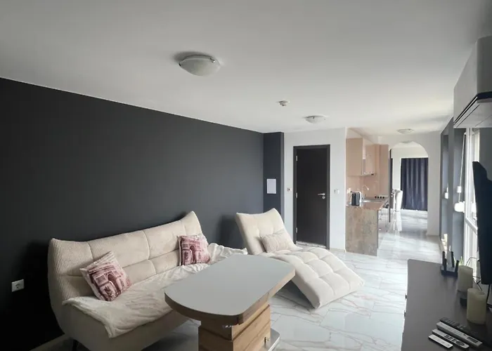 Modern Penthouse With Full Sea View K&r Апартамент *